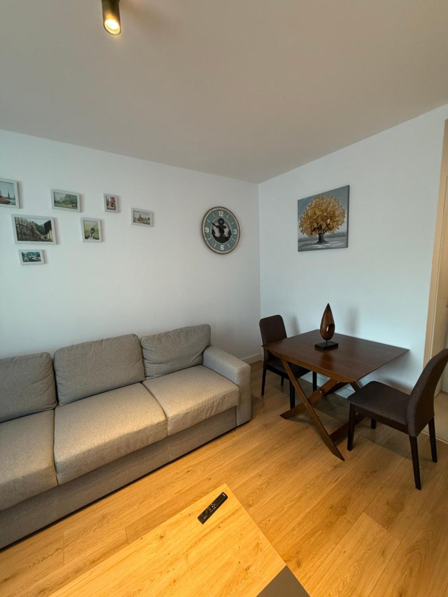 Onix Park Complex Elegant Apartment With Parking & Self Check In 布加勒斯特 外观 照片